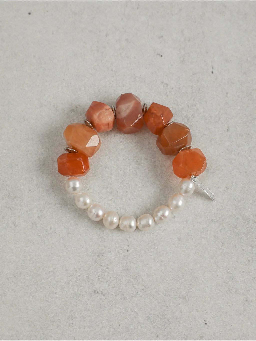 Agate and freshwater pearl bracelet